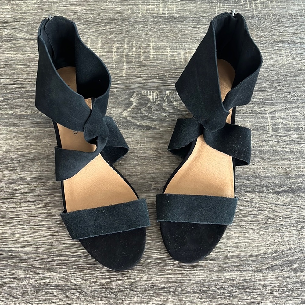 Lucky Brand Black Jamain Suede Twist Front Wedge Sandals Size 9.5